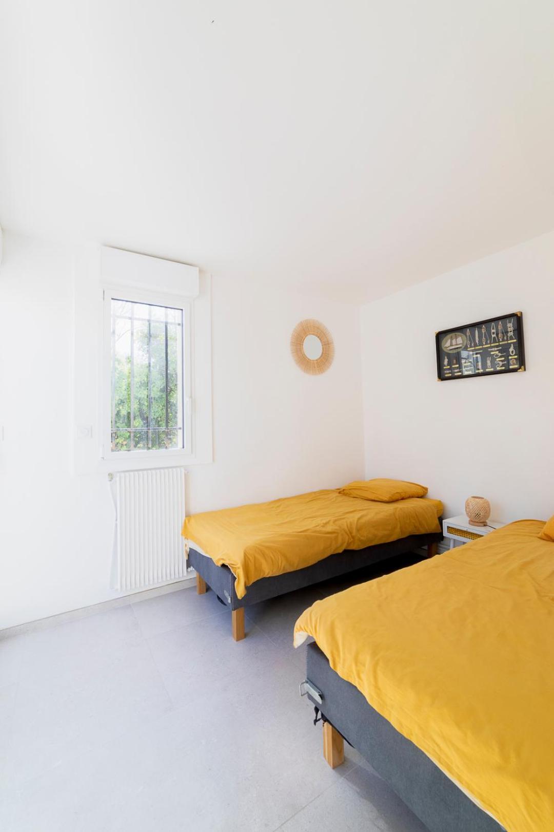 Bord De 6 Couchages Avec Jardin Et Garage *